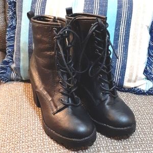 Black Boots with Heel